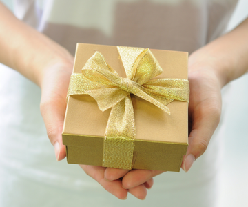 How Much To Spend on a Wedding Gift? The Ultimate Guide