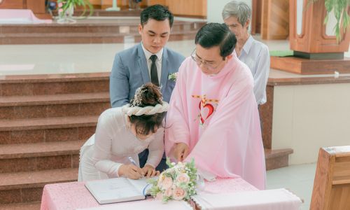 signing the wedding licence